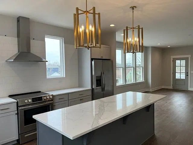 3 bed, 3.5 bath, 2193 sqft, $3,200 — Photo 4