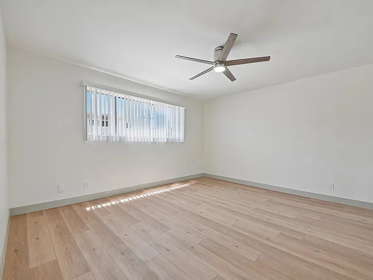 El Dorado - 1342 N. Fuller Avenue — Photo 28