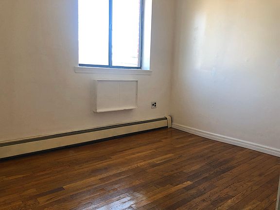 4th image of 545 Logan Ave #2