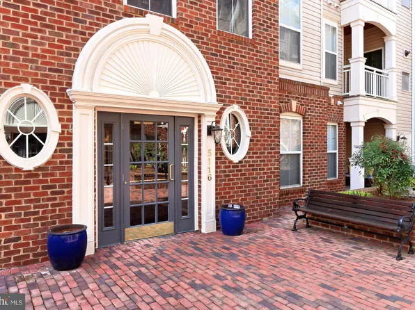 5116 Donovan Dr APT 307, Alexandria, VA 22304