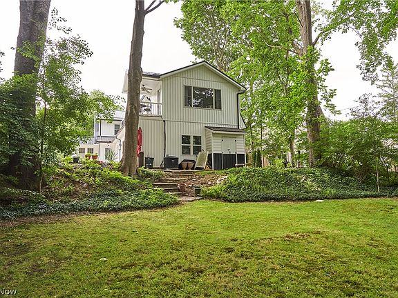 3rd image of 111 Overwood Rd