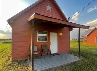573 State Highway 97 E #10999165, Floresville, TX 78114