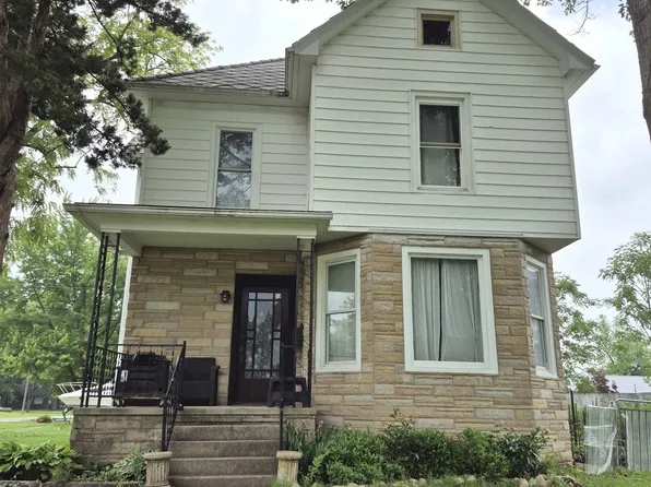 305 E Jackson St, Cullom, IL 60929