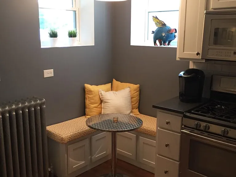 eat in kitchen