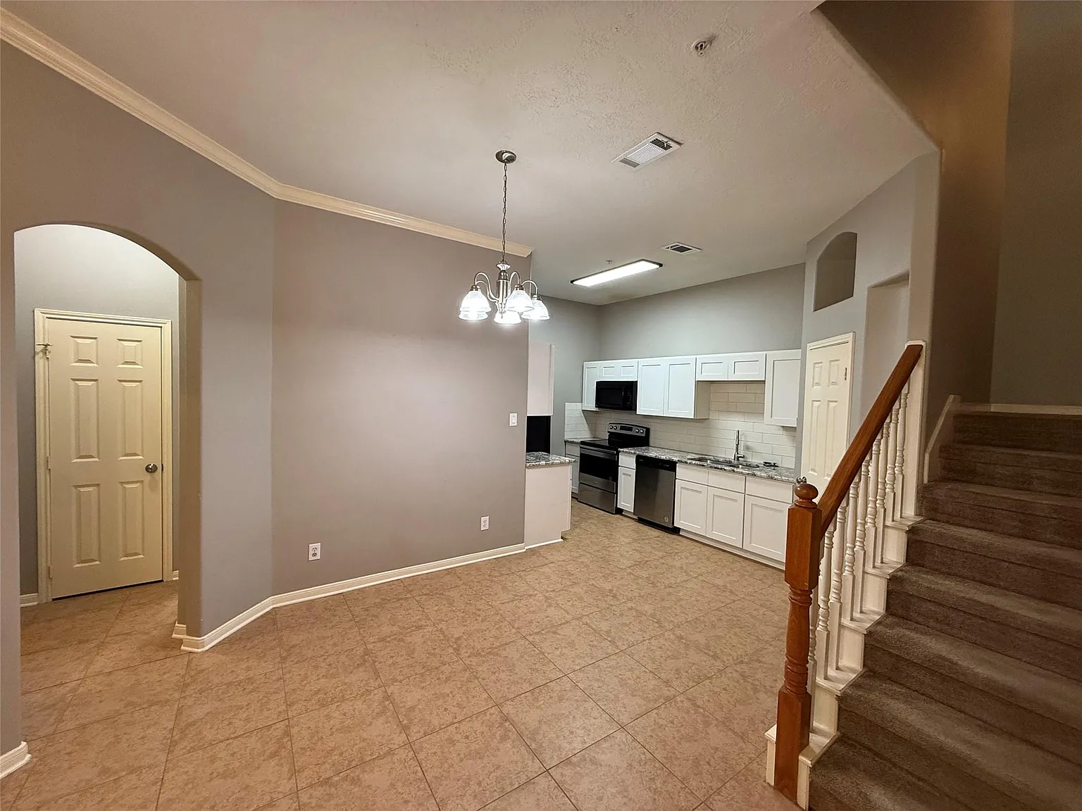 2 bed, 2.0 bath, 1328 sqft, $1,700 — Photo 2