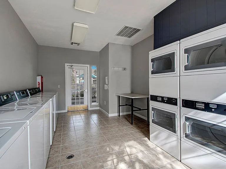 Indian Creek Apartments — Photo 26