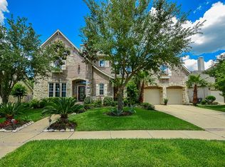 7107 Gossamer Ln, Sugar Land, TX 77479