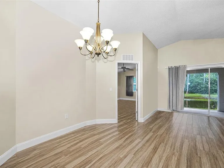 4638 Sheffield Dr — Photo 8