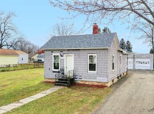 11611 Maple Ave, Hebron, IL 60034