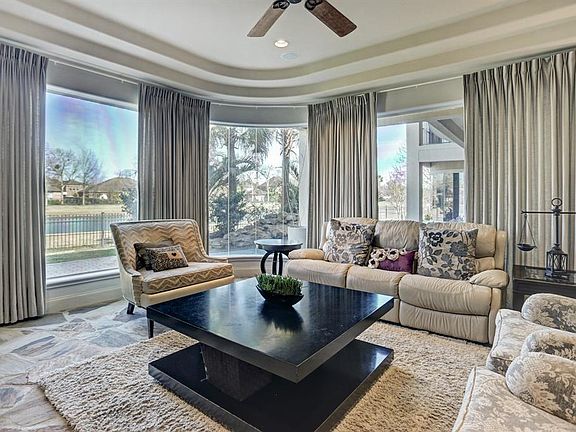 5th image of 1726 Oak Shade Dr