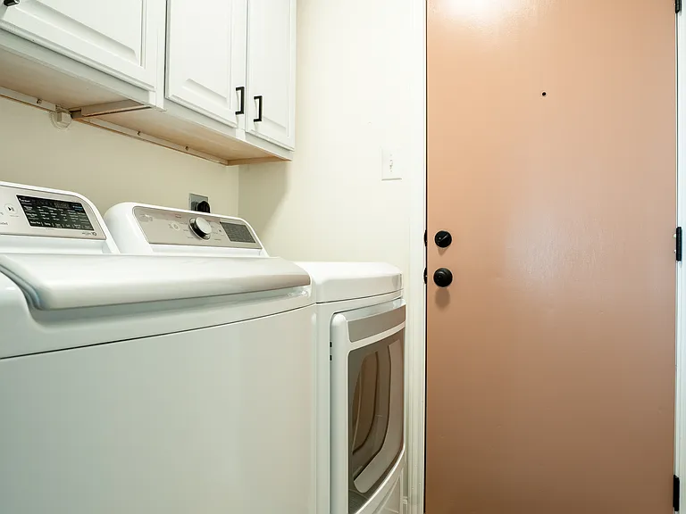 20712 Camel Back St — Photo 32