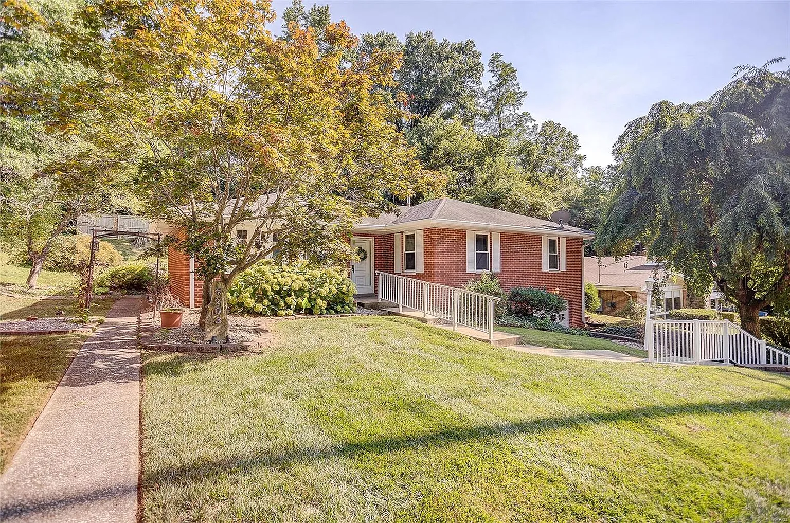 2203 Edwards St photo 1