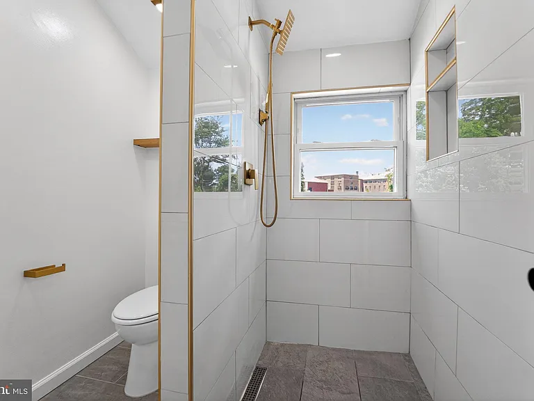 643 S Wickham Rd — Photo 31