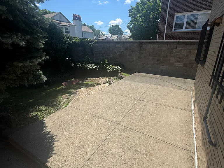 1240 Neill Ave — Photo 12