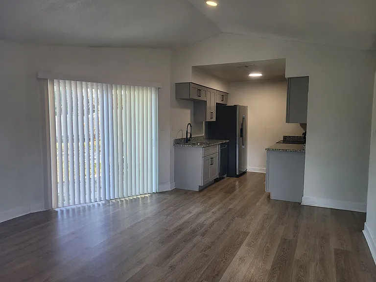1236 Dovehill Dr — Photo 4