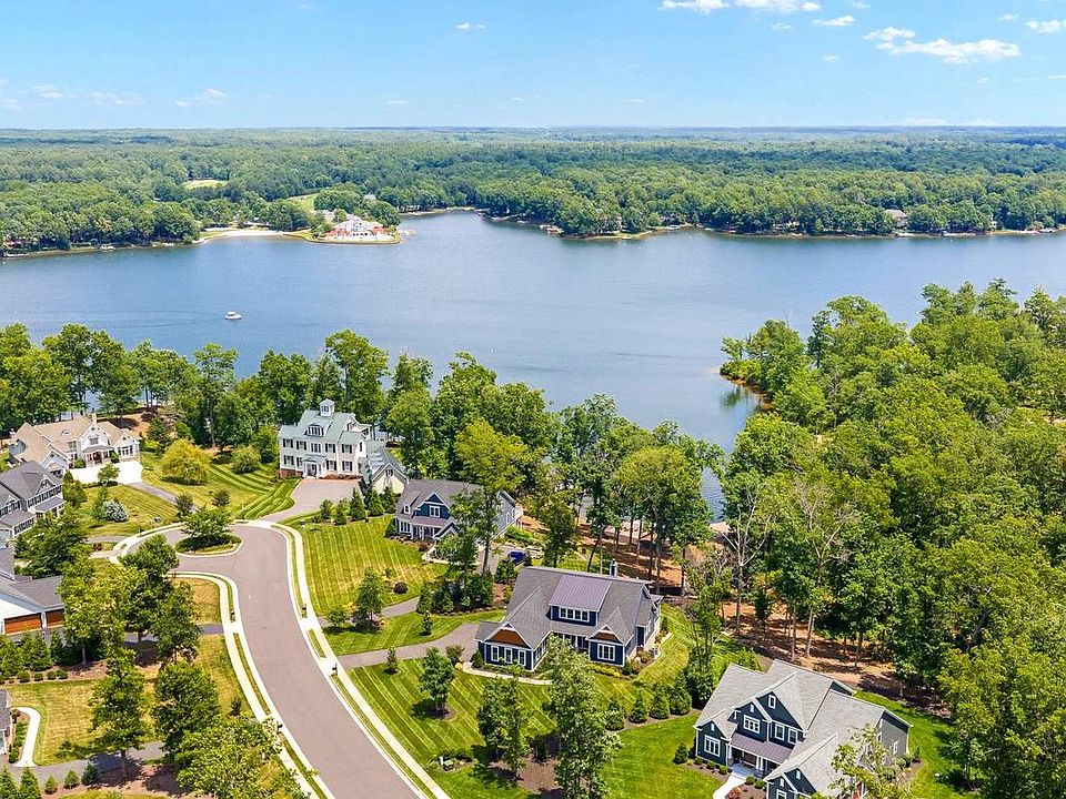 1st image of 10505 Ridge Cove Ln