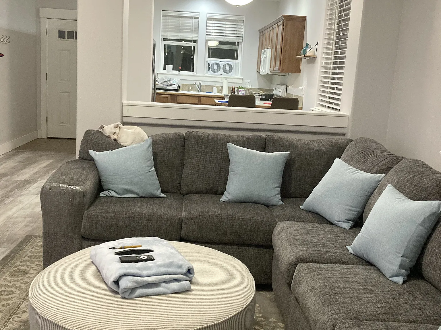 3 bed, 1236 sqft, $2,400 — Photo 3