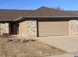 5009 S Glenview Rd, Sioux Falls, SD 57108