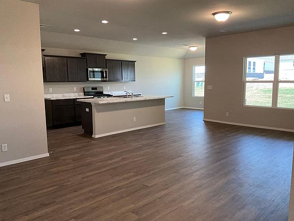 4th image of 1903 Lubbock Dr