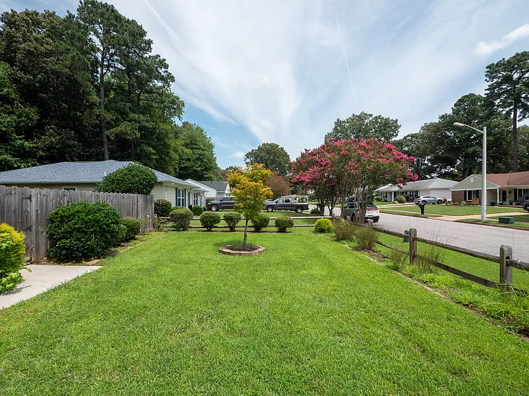 1768 Olympic Dr — Photo 37