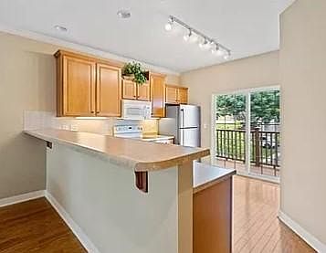 1st image of 2814 Lake Ave