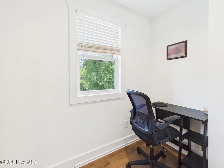 460 Clark St — Photo 36