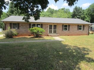 618 Kenneth Rd, Greensboro, NC 27455