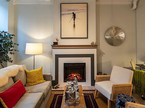 4th image of 210 Ellicott St #205