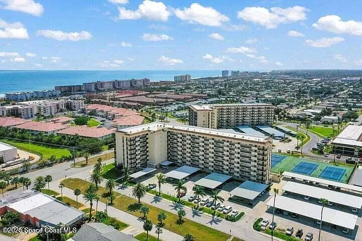 2 bed, 1.5 bath, 1055 sqft, $1,800 — Photo 1
