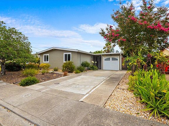 3rd image of 232 Twin Oaks Way