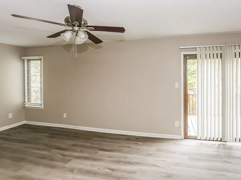 3125 Windbluff Dr — Photo 10