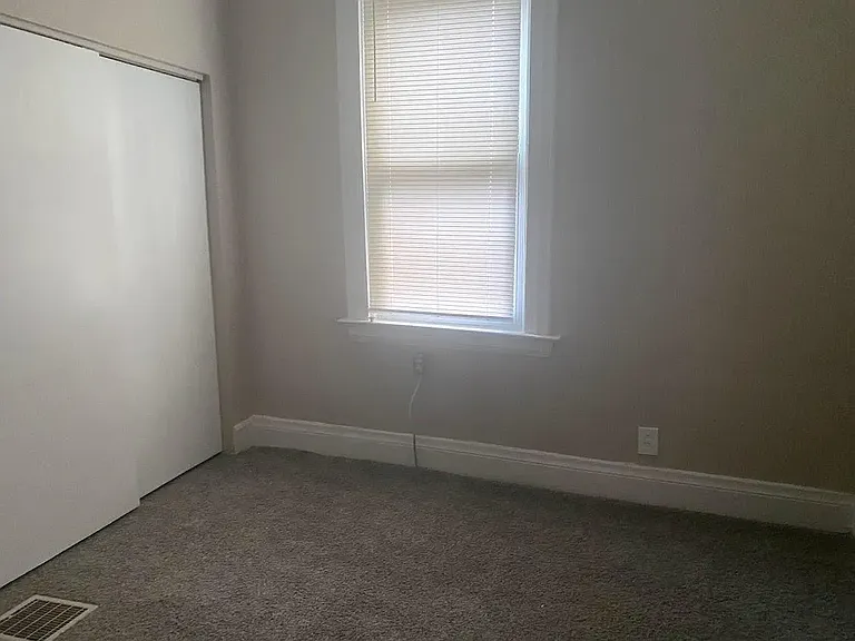 4570 Hamilton Ave — Photo 5