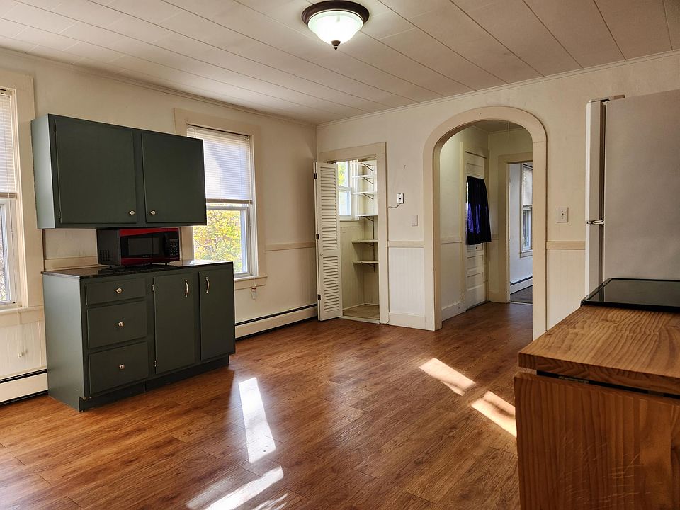 15 Main St 2, North Grosvenordale, CT 06255 Zillow