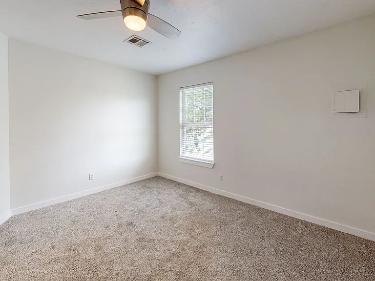 Bennett Ridge Apartments — Photo 17