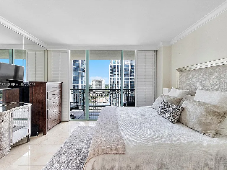 3350 SW 27th Ave #1803 — Photo 12