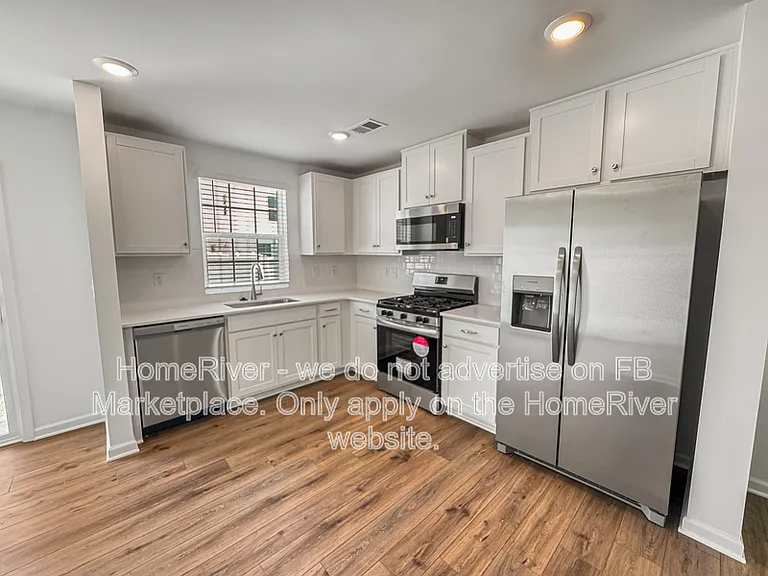 312 Livesey Ln — Photo 5