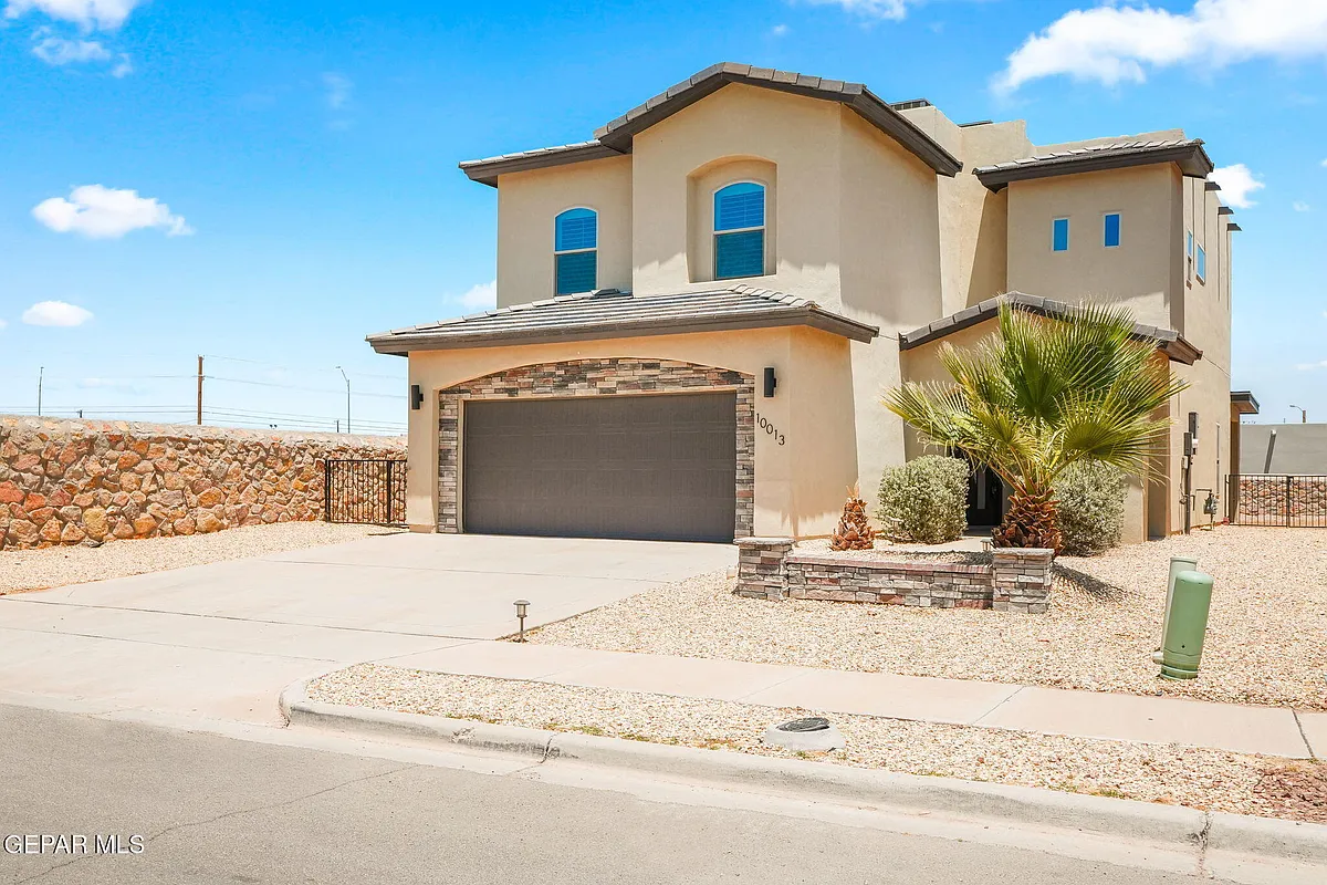 Building Photo - 10013 Hueco Junction Rd