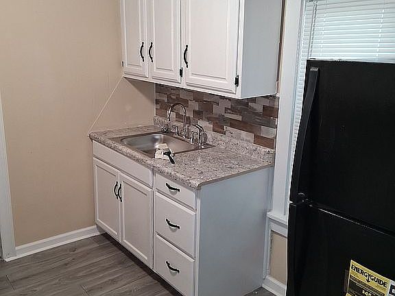 4th image of 1237 Cumnock St