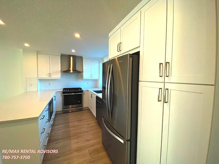 1007 Daniels Loop SW — Photo 5
