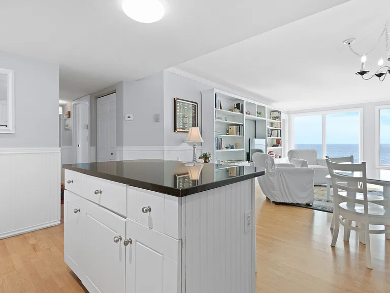 1 Seacliff Ave — Photo 9