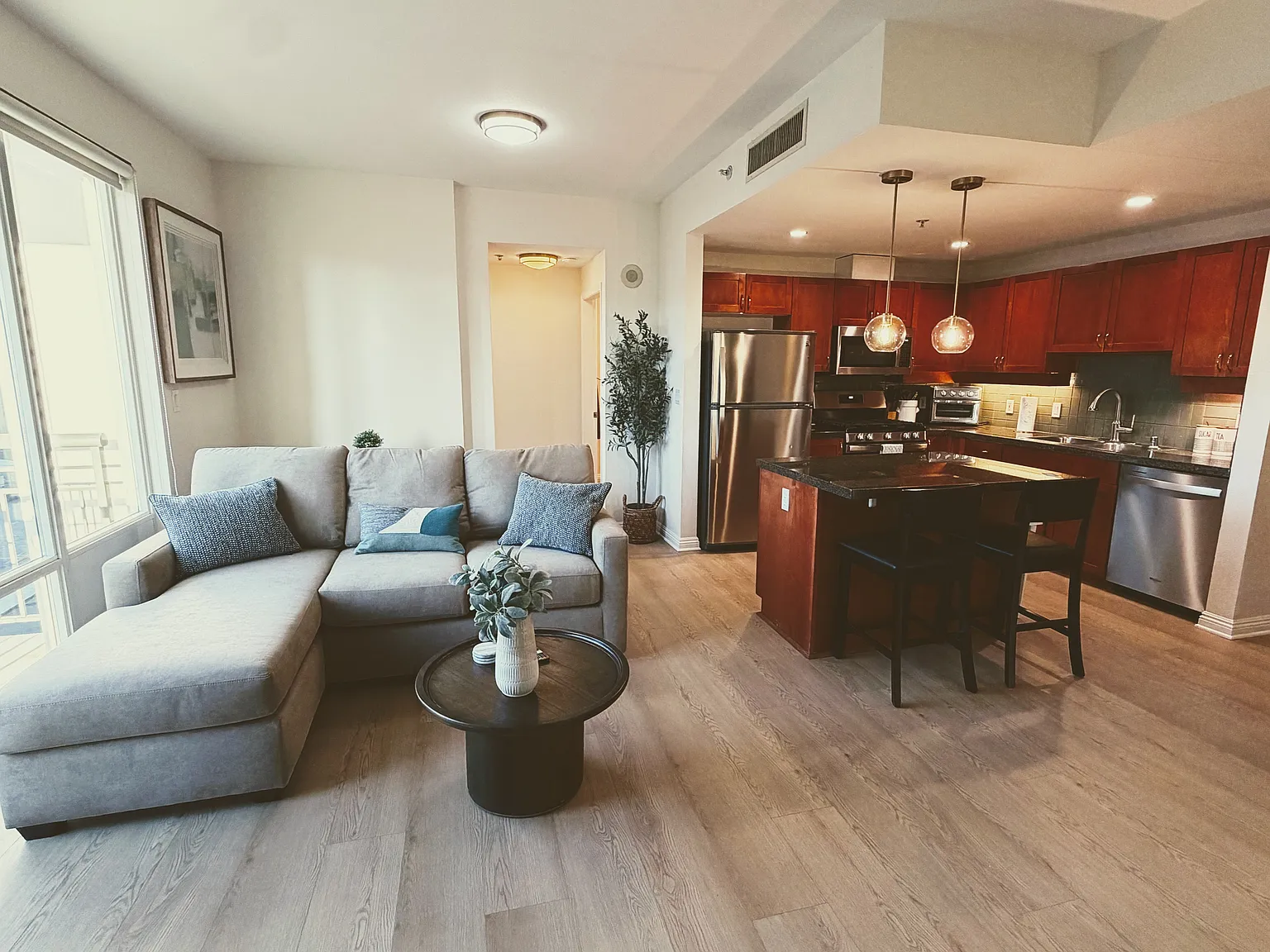 2 bed, 925 sqft, $4,495 — Photo 4