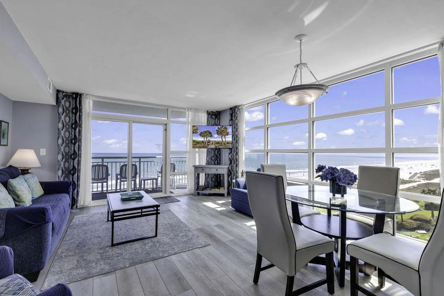 2 bed, 2.0 bath, 1140 sqft, $4,414 — Photo 3