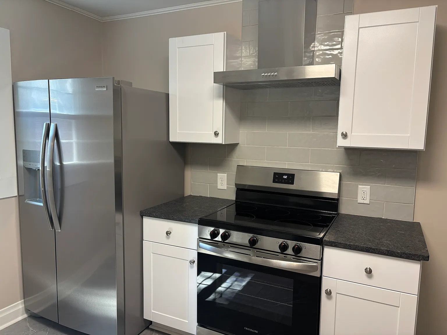 3 bed, 1140 sqft, $1,800 — Photo 3