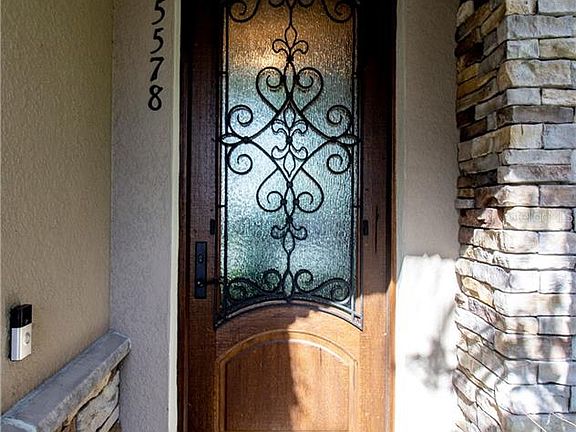 4th image of 5578 Thomas Square Dr