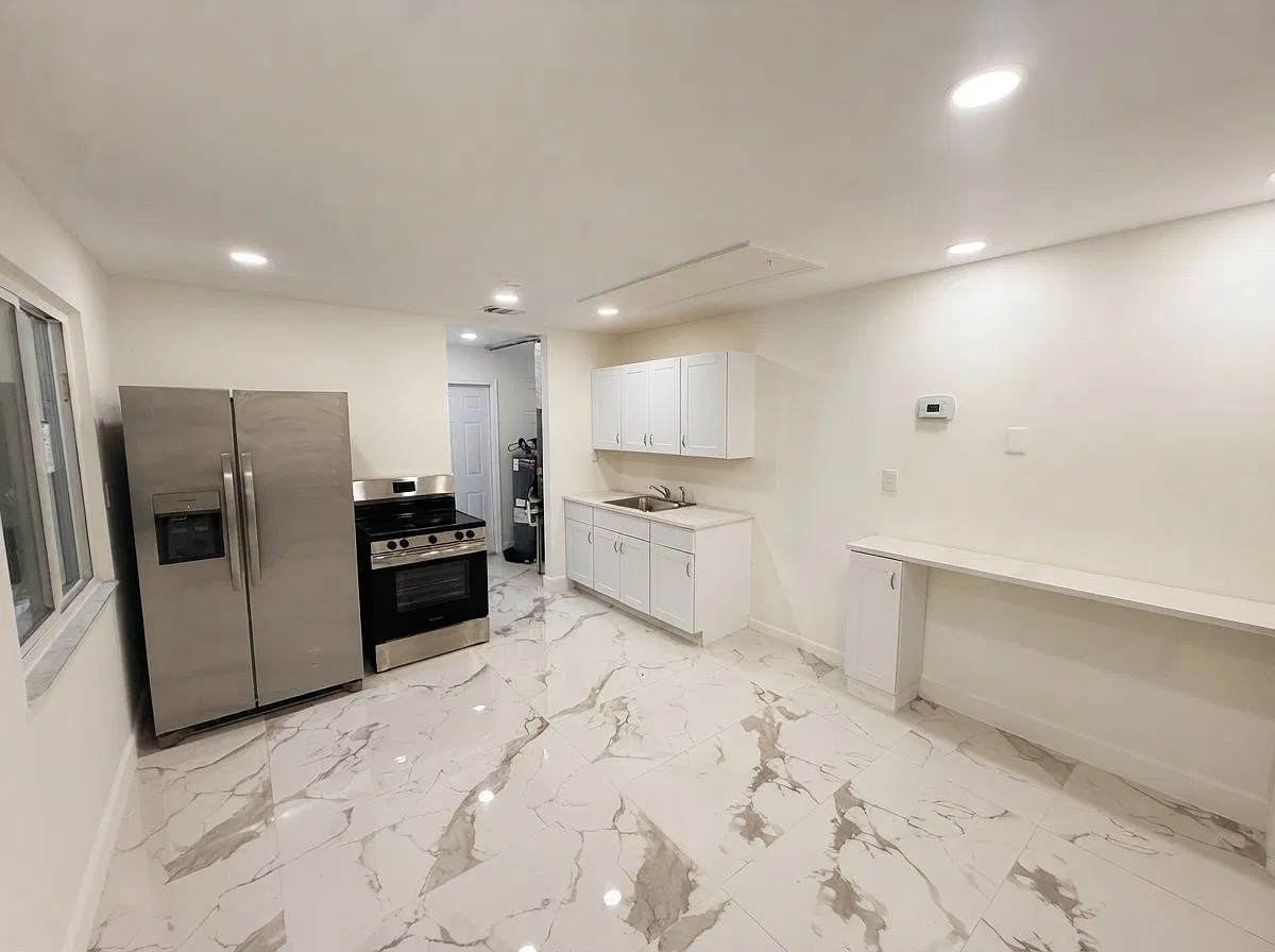 Updated 2BR/1BA Apartment in Hollywood - Near Downtown & Beach — Photo 1