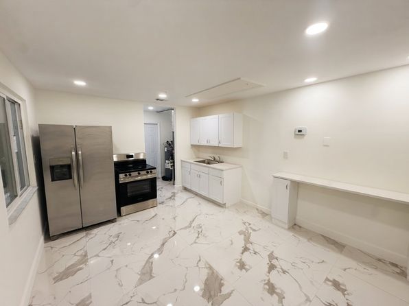 2742 Pierce St #4