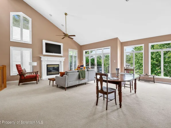 773 Greens, Dallas, PA 18612