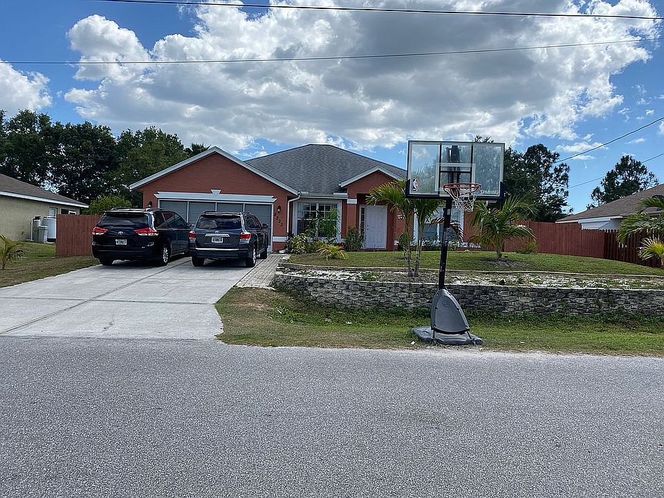 2nd image of 8323 Glover Ave