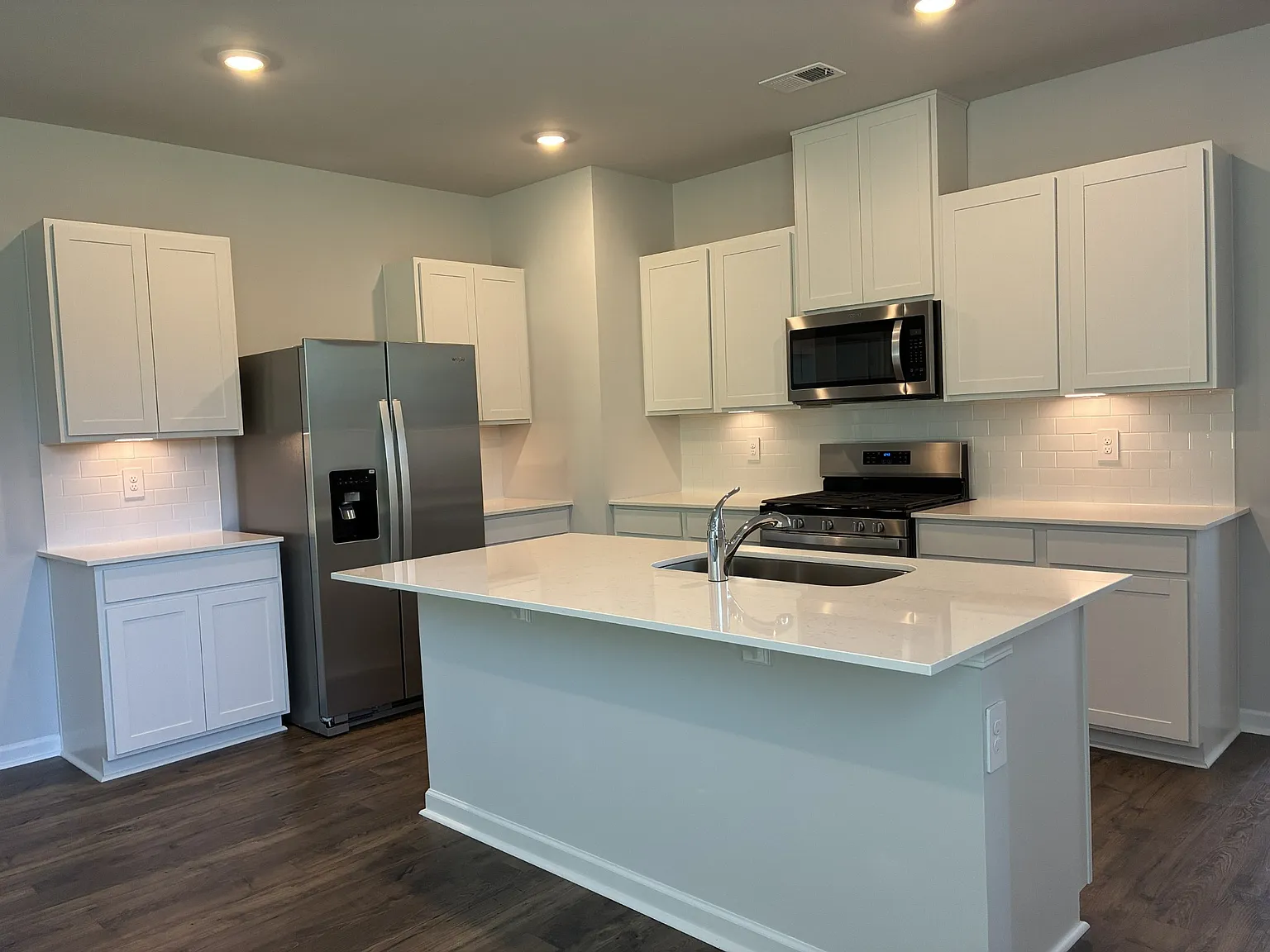 3 bed, 2.0 bath, 1550 sqft, $2,350 — Photo 4