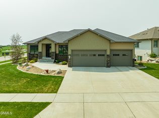 1001 Limited Ln, Bismarck, ND 58503